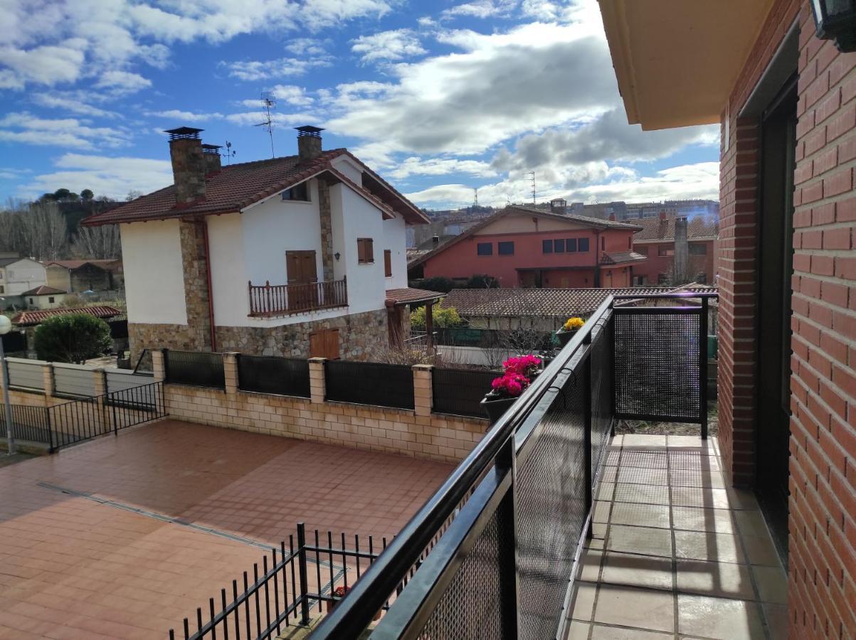 En El Corazon Del Barrio De La Estacion Villa Haro Bagian luar foto