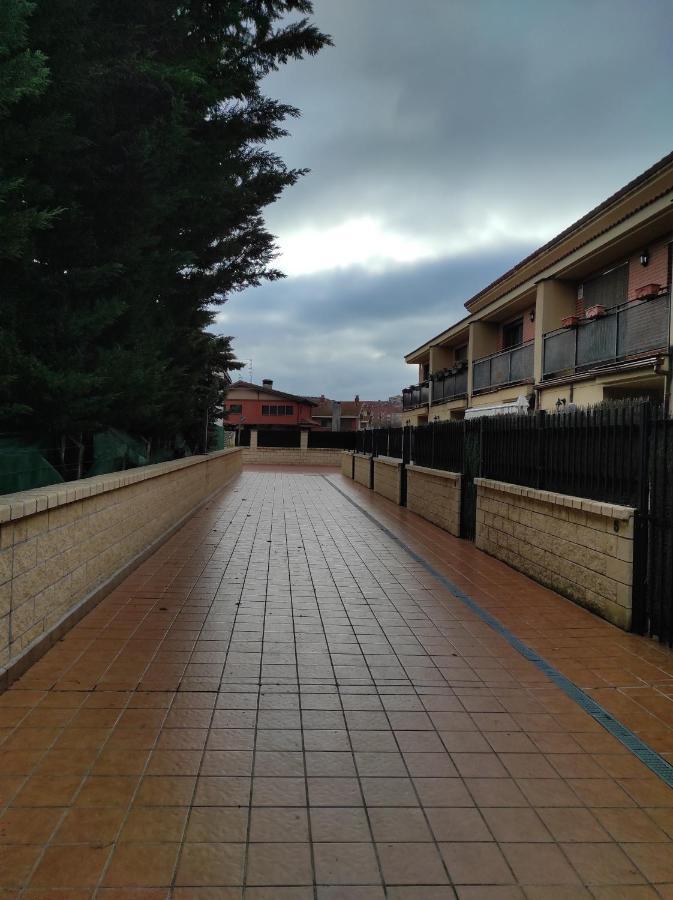 En El Corazon Del Barrio De La Estacion Villa Haro Bagian luar foto