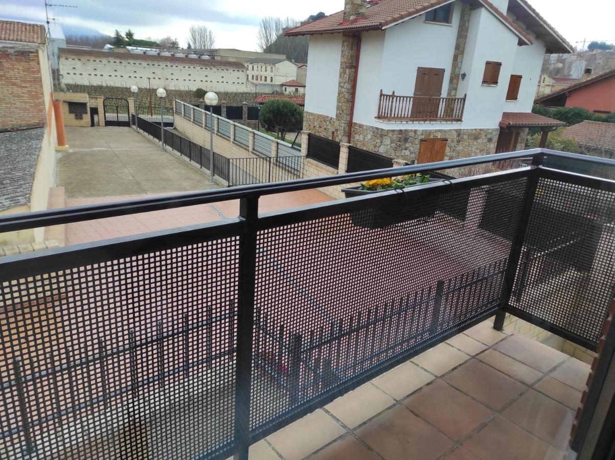 En El Corazon Del Barrio De La Estacion Villa Haro Bagian luar foto